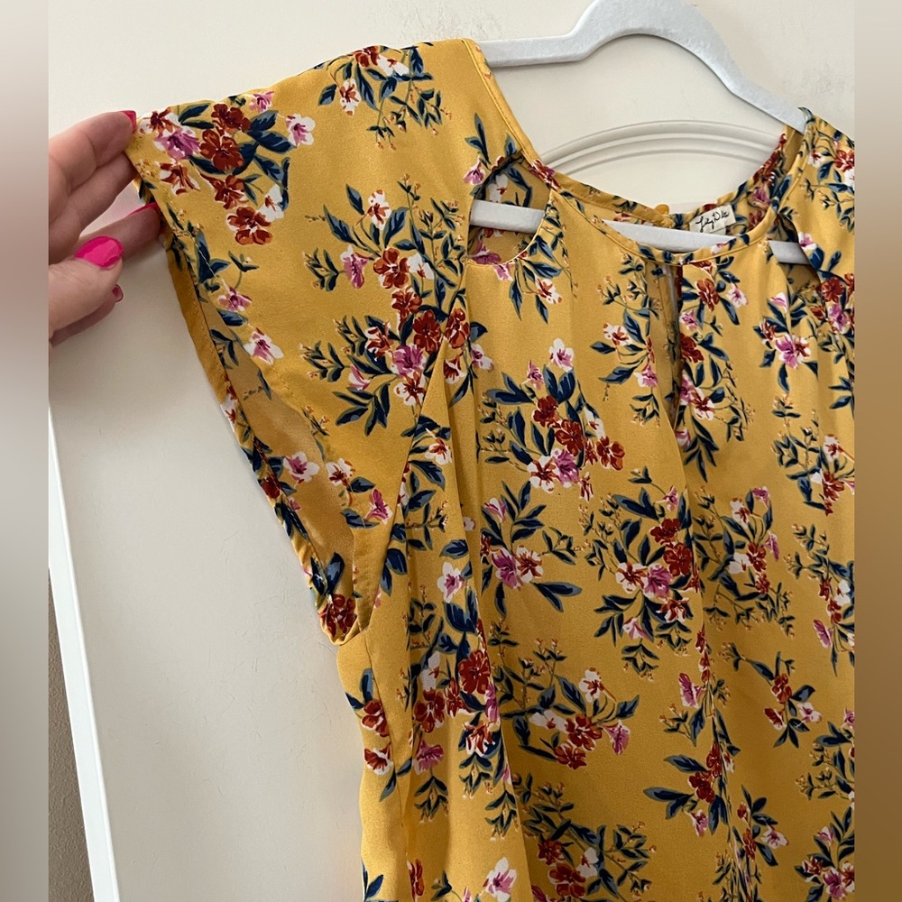 Lily White Yellow Floral Cut Out Blouse Women’s Size XL - Picture 5 of 14